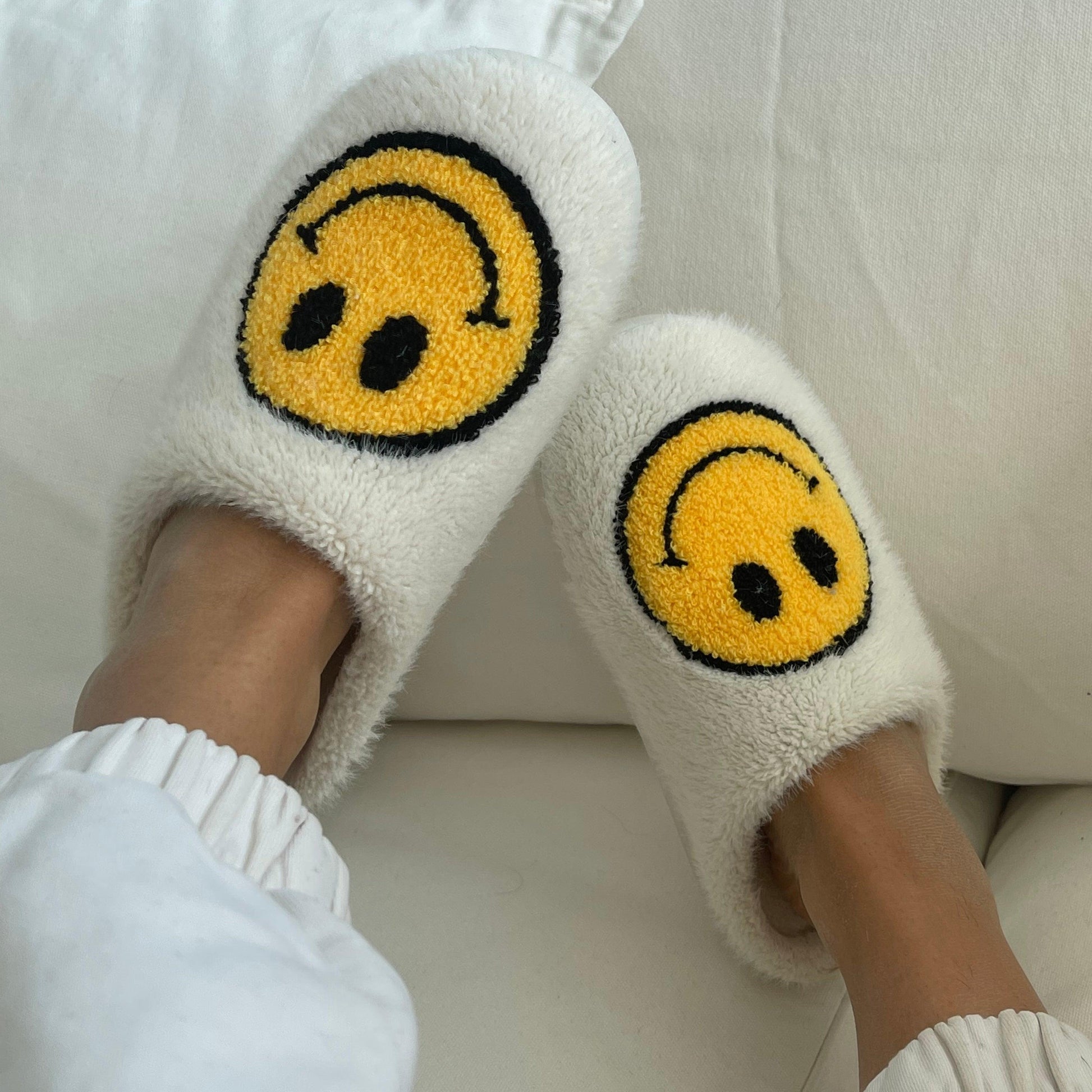 Cheery Slippers - EVRYJEWELS