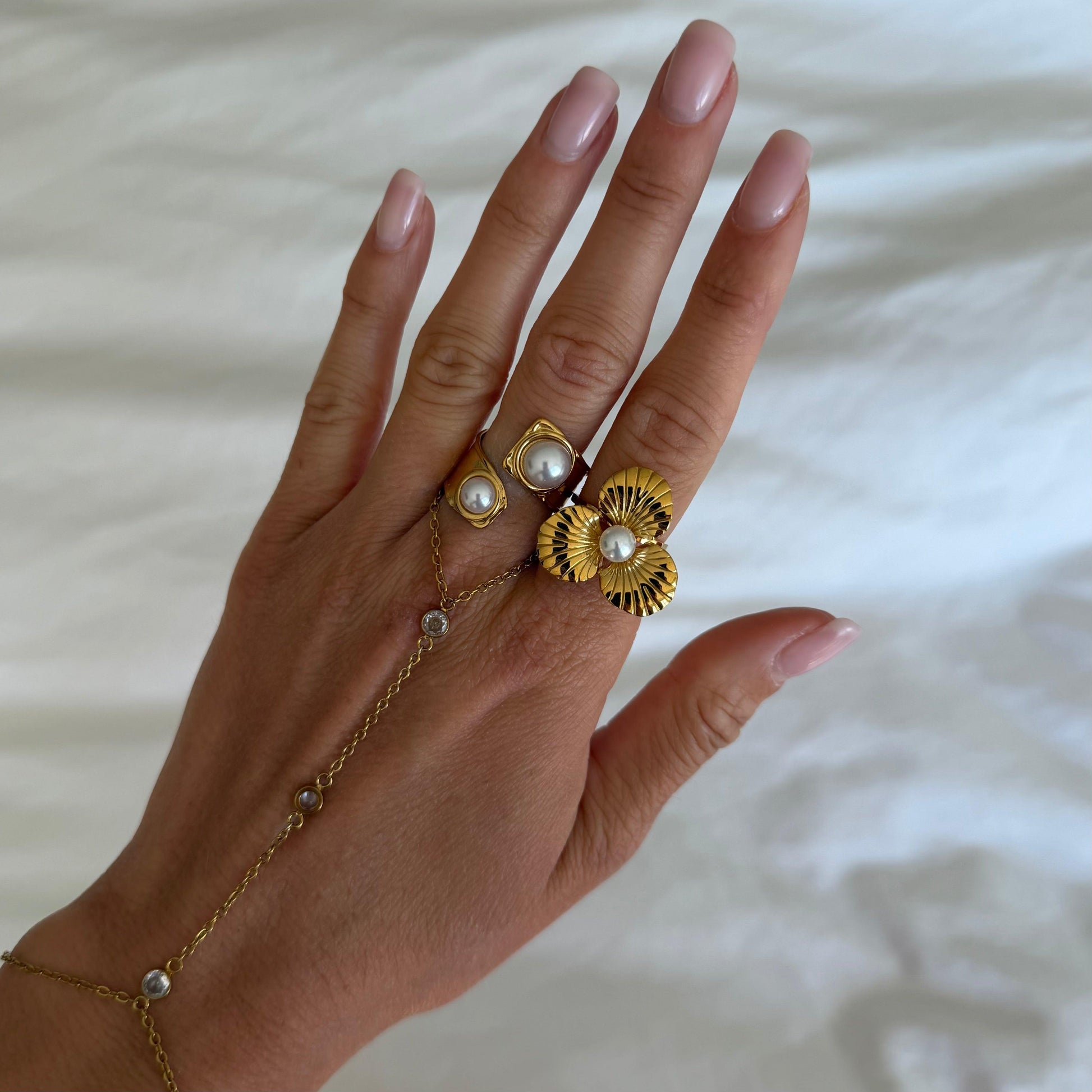 Flirty Bloom Ring - EVRYJEWELS